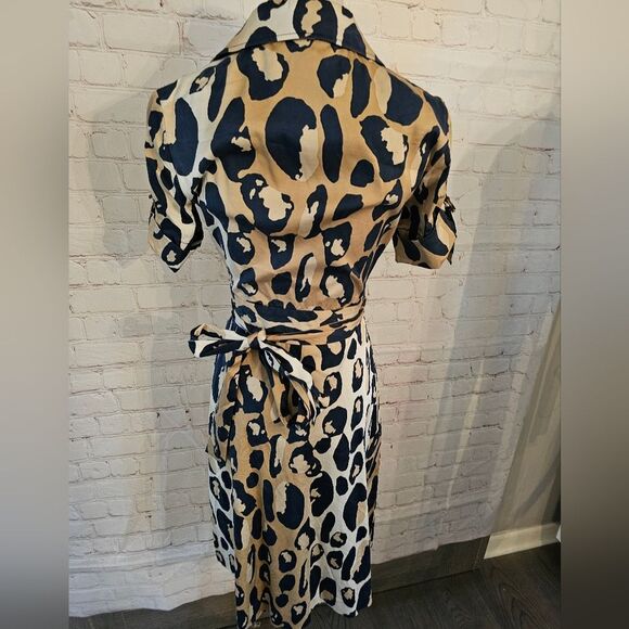 Diane Von Furstenberg DVF Vintage Samara Animal Print Wrap Dress | Size 2 | EUC - Picture 5 of 10